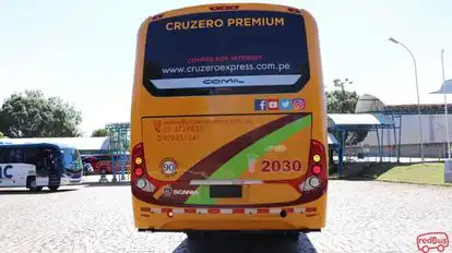 Cruzero Express Bus-Front Image