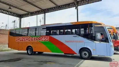 Cruzero Express Bus-Side Image