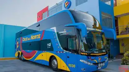 Cruz del Norte Bus-Front Image