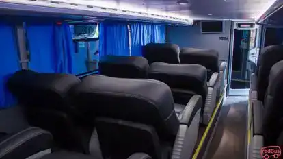 Cruz del Norte Bus-Front Image