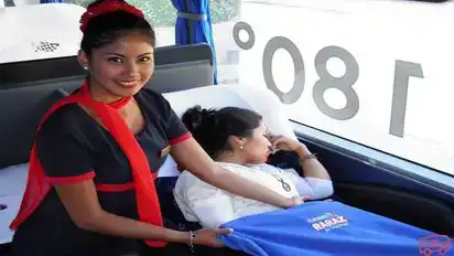 Turismo Raraz Bus-Front Image