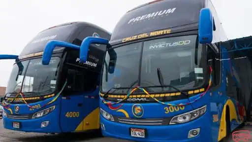 Cruz del Norte Bus-Front Image