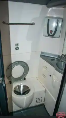 Internacional Pardo Bus-Amenities Image