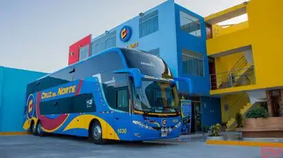 Cruz del Norte Bus-Side Image