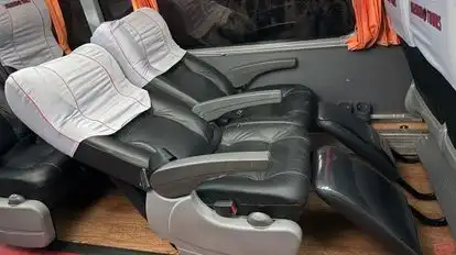 Huayruro Bus Bus-Seats Image