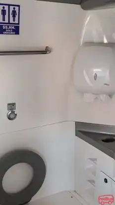 Hallpa Bus-Amenities Image