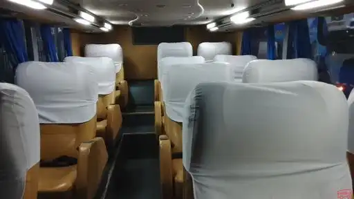 Turismo Selva Sur Bus-Front Image