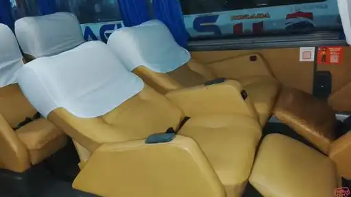 Turismo Selva Sur Bus-Front Image