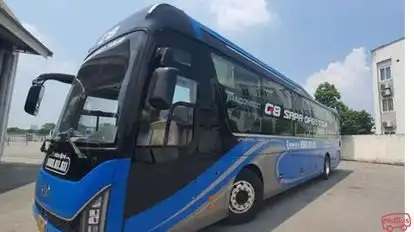 G8 Open Tour Bus-Front Image