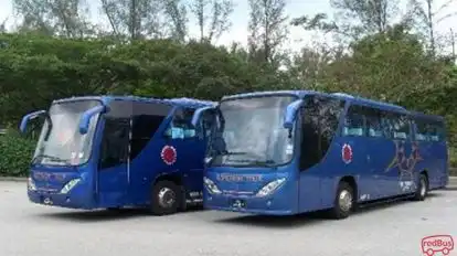 Superior Coach Bus-Front Image