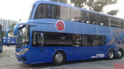 Superior Coach Bus-Side Image