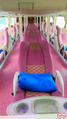  Queen Cafe Bus-Seats layout Image