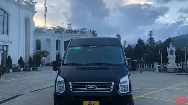 Sapa Limo VIP Bus Front Image