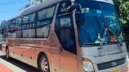 Trung Nga Bus-Side Image