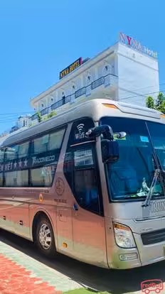 Trung Nga Bus-Side Image