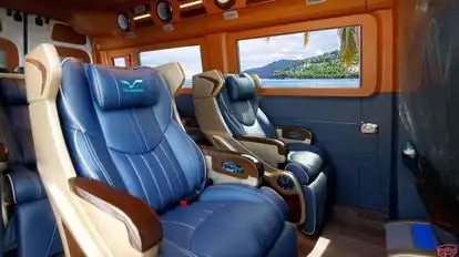Vie Limousine Bus-Seats Image