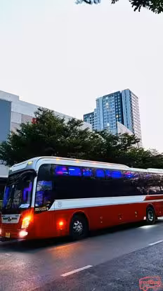 Văn Lang Bus-Front Image