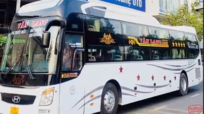 Văn Lang Bus-Front Image