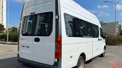 iHome Bus-Front Image