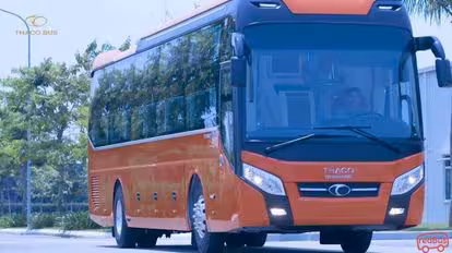 iHome Bus-Front Image