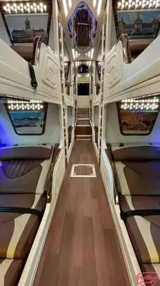  Queen Cafe Bus-Seats layout Image