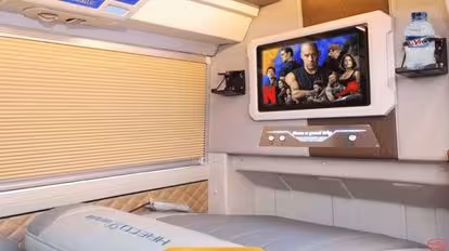 G8 Open Tour Bus-Seats Image