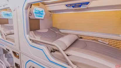 G8 Open Tour Bus-Seats Image