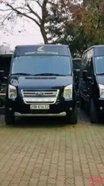Luxury Trans Bus Front Image