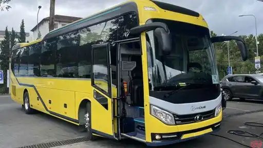 An Phú Travel Bus Front Image