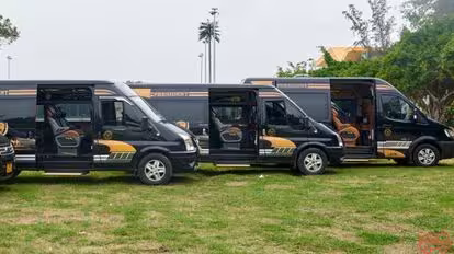 Saco Travel Bus-Front Image