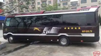 Daily Limousine Bus-Side Image