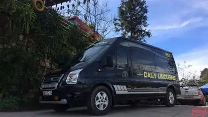 Daily Limousine Bus-Front Image