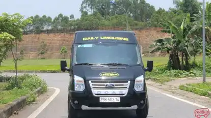 Daily Limousine Bus-Front Image
