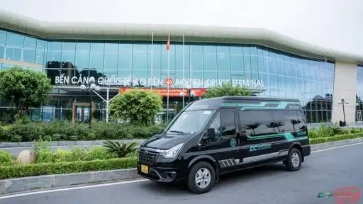 Vân Đồn Xanh Bus Front Image