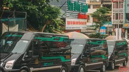 Vân Đồn Xanh Bus-Side Image
