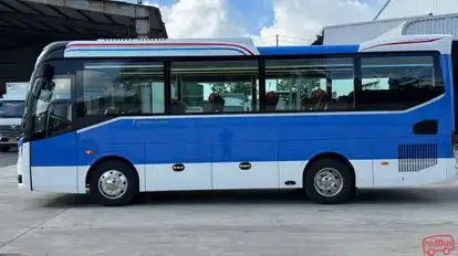 Hạnh Cafe Bus-Side Image