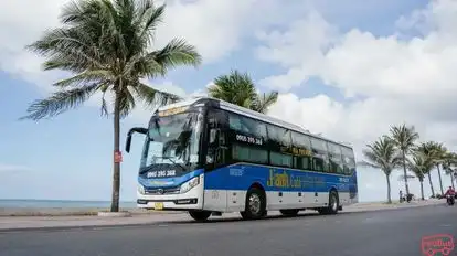 Hạnh Cafe Bus-Front Image