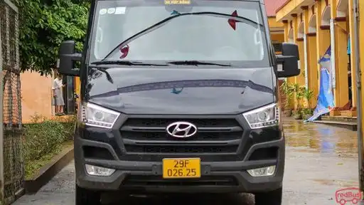 X.E Việt Nam Bus Front Image