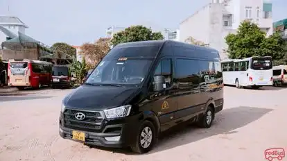 Tòan Thắng Bus-Front Image