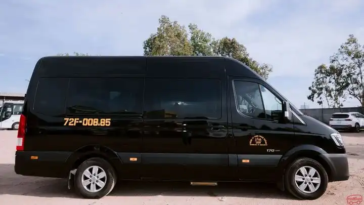 Toàn Thắng Bus Front Image