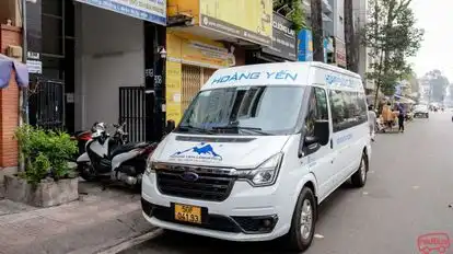 Hoàng Yến Logistics Bus-Front Image