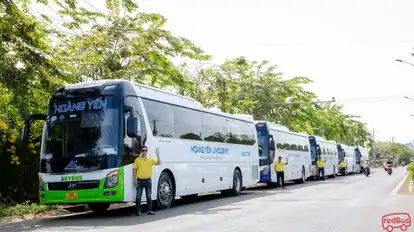 Hoàng Yến Logistics Bus-Front Image