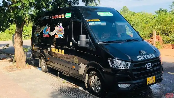 Travel Bus Bus Front Image