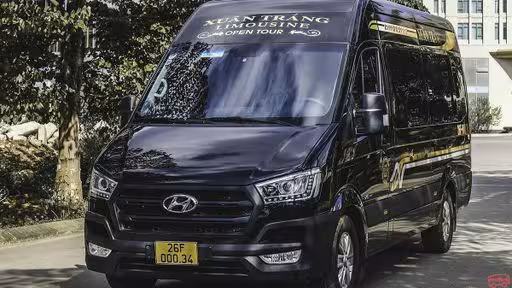 Xuân Tráng Limousine Bus Front Image