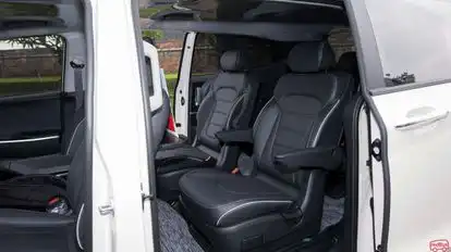 Caro Luxury Bus-Amenities Image