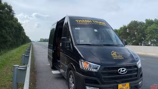 Thành Trung Limousine Bus Front Image
