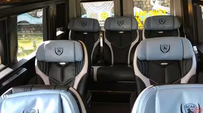 Hoa Mai Bus-Seats Image