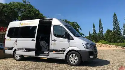 Hoa Mai Bus-Side Image