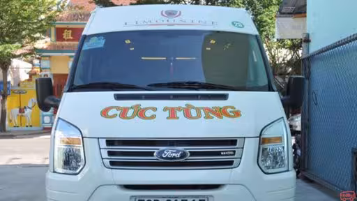 Cúc Tùng Limousine Bus Front Image