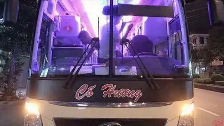 Cố Hương Travel Bus Front Image